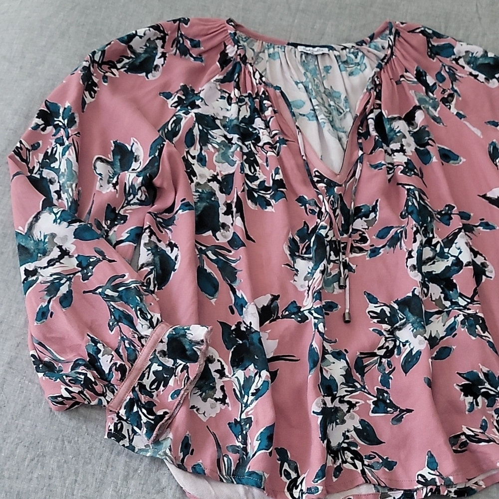 Splendid Rose Floral Blouse - Picture 5 of 11